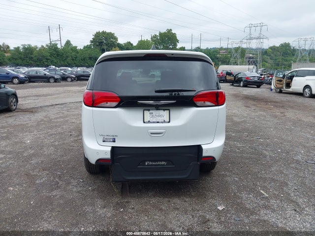Chrysler Voyager Lx 2025 2C4RC1CG8SR586453 Image 16