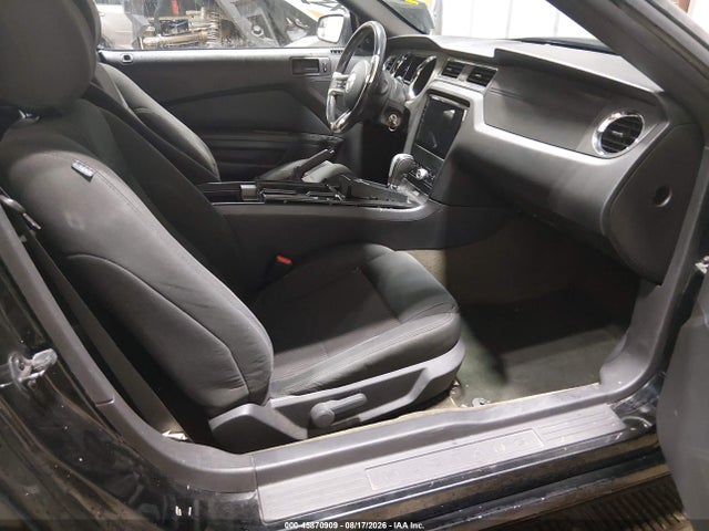 45870909 :رقم المزاد ، 1ZVBP8EM7D5272369 vin ، 2013 Ford Mustang V6 مزاد بيع