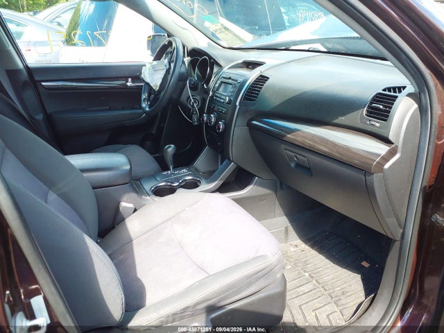 Продажа на аукционе авто 2011 Kia Sorento Lx, vin: 5XYKT3A19BG185929, номер лота: 45871251