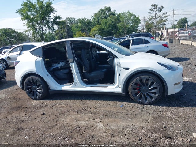 Продаж на аукціоні авто 2022 Tesla Model Y Performance Dual Motor All-wheel Drive, vin: 7SAYGDEF4NF309033, номер лоту: 45871257