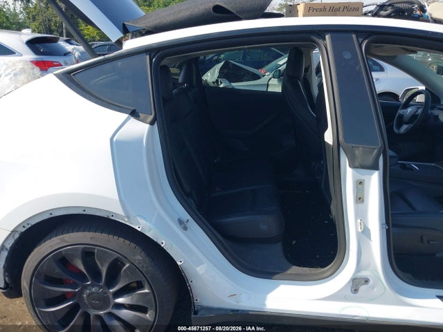 Продаж на аукціоні авто 2022 Tesla Model Y Performance Dual Motor All-wheel Drive, vin: 7SAYGDEF4NF309033, номер лоту: 45871257