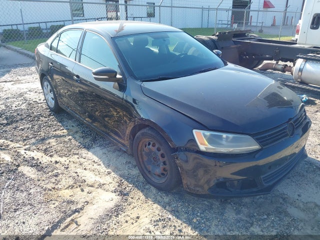 45871319 :رقم المزاد ، 3VWD07AJ9EM439250 vin ، 2014 Volkswagen Jetta 1.8t Se مزاد بيع