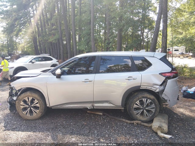 45871328 :رقم المزاد ، 5N1BT3BA7PC743699 vin ، 2023 Nissan Rogue Sv Fwd مزاد بيع