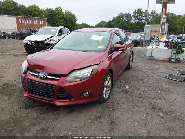 45871451 :رقم المزاد ، 1FADP3N28DL305099 vin ، 2013 Ford Focus Titanium مزاد بيع