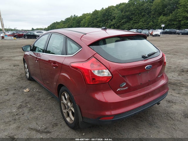 45871451 :رقم المزاد ، 1FADP3N28DL305099 vin ، 2013 Ford Focus Titanium مزاد بيع