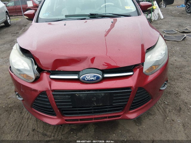 45871451 :رقم المزاد ، 1FADP3N28DL305099 vin ، 2013 Ford Focus Titanium مزاد بيع