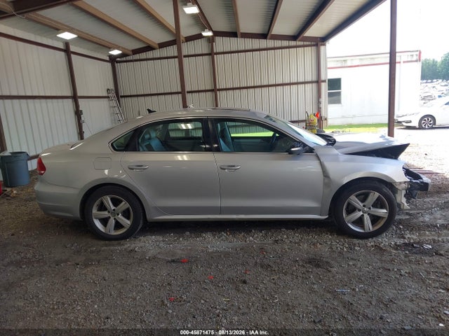 2013 Volkswagen Passat 2.5l Se მანქანა იყიდება აუქციონზე, vin: 1VWBH7A33DC087364, აუქციონის ნომერი: 45871475