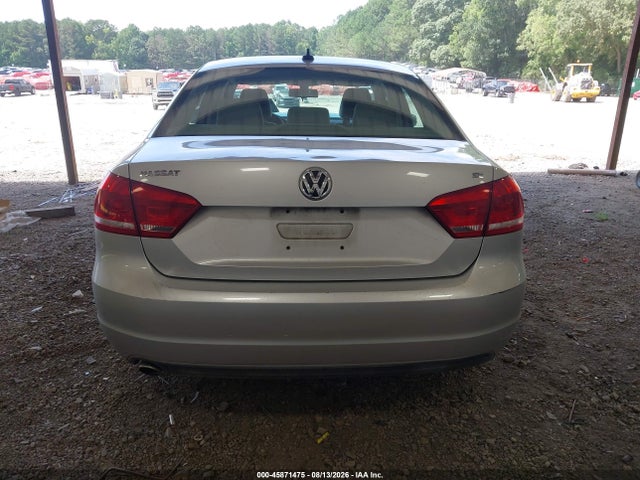 2013 Volkswagen Passat 2.5l Se მანქანა იყიდება აუქციონზე, vin: 1VWBH7A33DC087364, აუქციონის ნომერი: 45871475