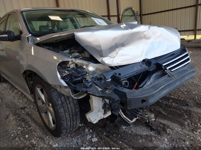 2013 Volkswagen Passat 2.5l Se მანქანა იყიდება აუქციონზე, vin: 1VWBH7A33DC087364, აუქციონის ნომერი: 45871475