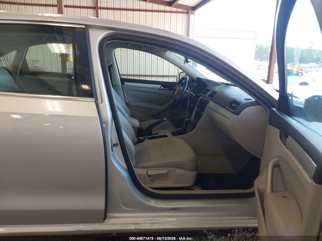 2013 Volkswagen Passat 2.5l Se მანქანა იყიდება აუქციონზე, vin: 1VWBH7A33DC087364, აუქციონის ნომერი: 45871475