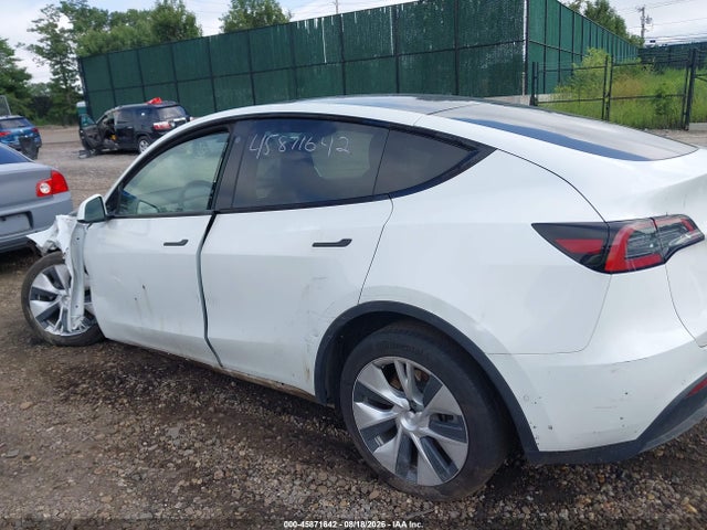 Продаж на аукціоні авто 2022 Tesla Model Y Long Range Dual Motor All-wheel Drive, vin: 7SAYGDEE6NF375994, номер лоту: 45871642