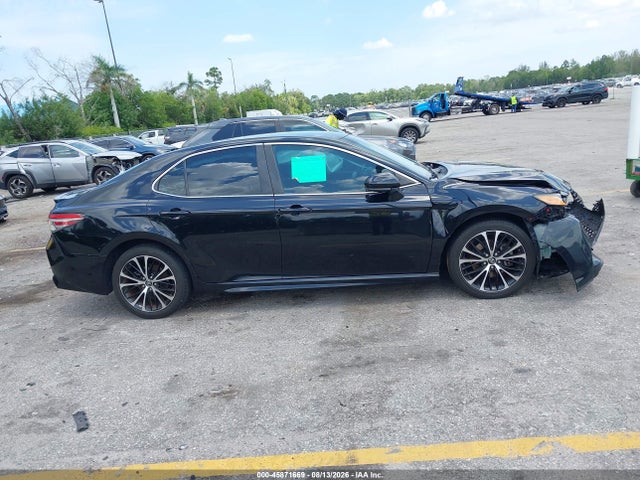 Auction sale of the 2018 Toyota Camry Se, vin: 4T1B11HK7JU655571, lot number: 45871669