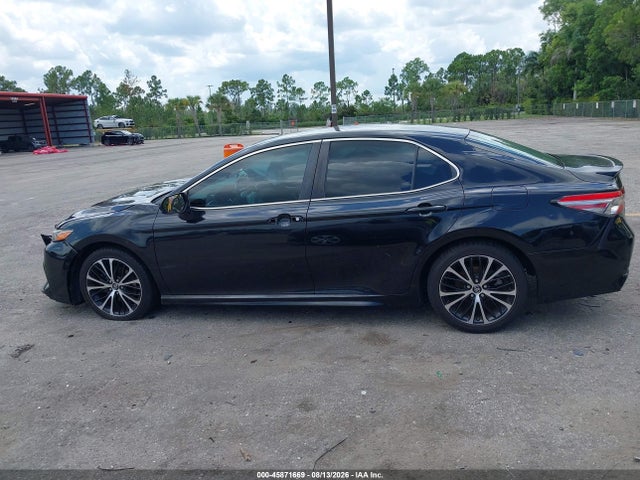 Auction sale of the 2018 Toyota Camry Se, vin: 4T1B11HK7JU655571, lot number: 45871669
