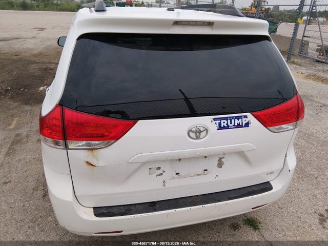 2013 Toyota Sienna Le V6 8 Passenger მანქანა იყიდება აუქციონზე, vin: 5TDKK3DC7DS298672, აუქციონის ნომერი: 45871784