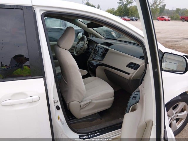 2013 Toyota Sienna Le V6 8 Passenger მანქანა იყიდება აუქციონზე, vin: 5TDKK3DC7DS298672, აუქციონის ნომერი: 45871784