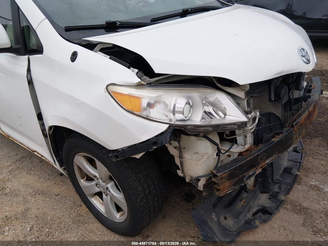 2013 Toyota Sienna Le V6 8 Passenger მანქანა იყიდება აუქციონზე, vin: 5TDKK3DC7DS298672, აუქციონის ნომერი: 45871784