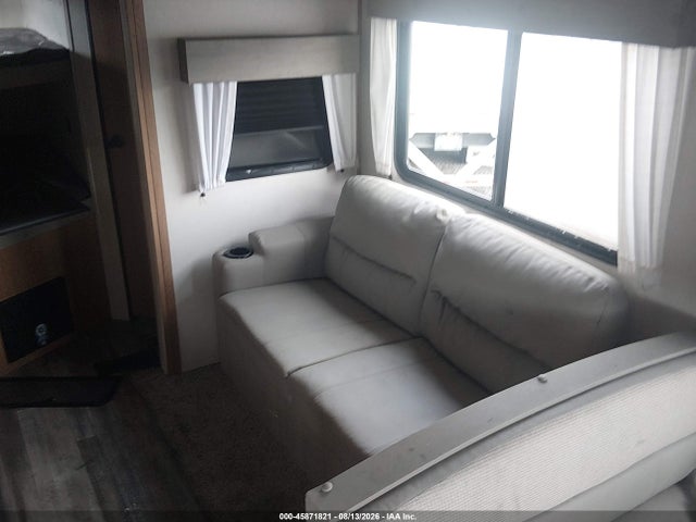 Продаж на аукціоні авто 2022 Forest River Avenger, vin: 5ZT2AVSB3NB935010, номер лоту: 45871821