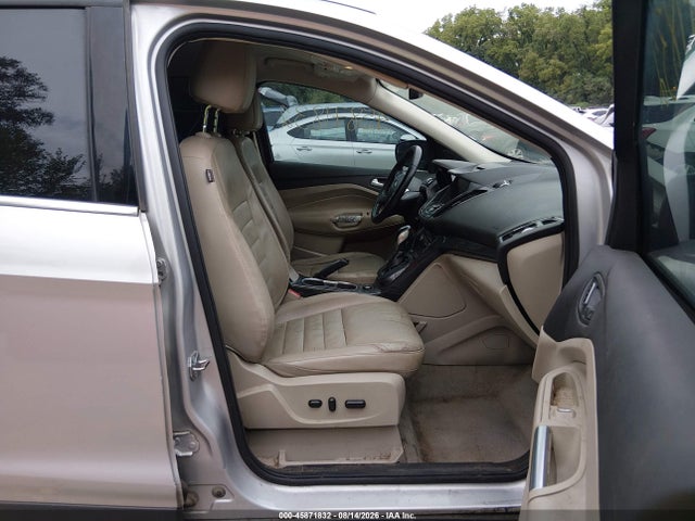 45871832 :رقم المزاد ، 1FMCU0J96FUA20426 vin ، 2015 Ford Escape Titanium مزاد بيع