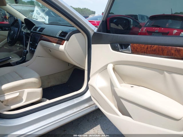 45871849 :رقم المزاد ، 1VWCH7A38CC075942 vin ، 2012 Volkswagen Passat 2.5l Sel مزاد بيع