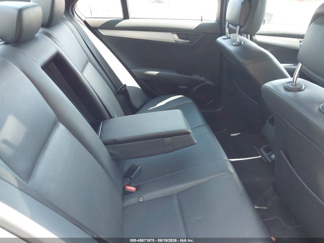 45871975 :رقم المزاد ، WDDGF81X28F123353 vin ، 2008 Mercedes-benz C 300 Luxury 4matic/sport 4matic مزاد بيع