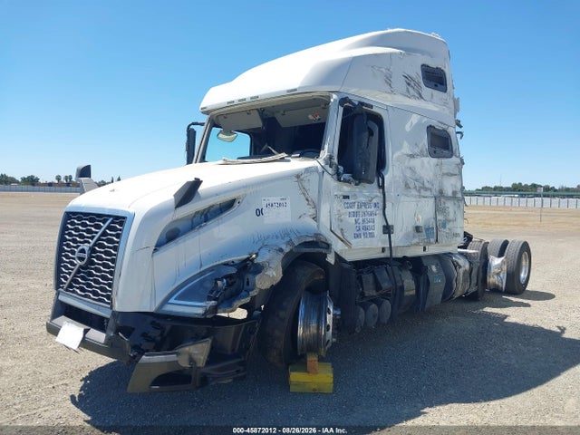 Volvo VNL 2019 4V4NC9TG6KN195302 Image 2