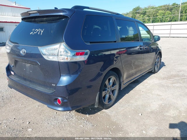 5TDXZ3DC2JS906630 Toyota Sienna Se Premium 8 Passenger