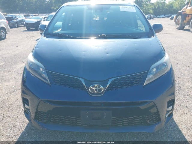 5TDXZ3DC2JS906630 Toyota Sienna Se Premium 8 Passenger