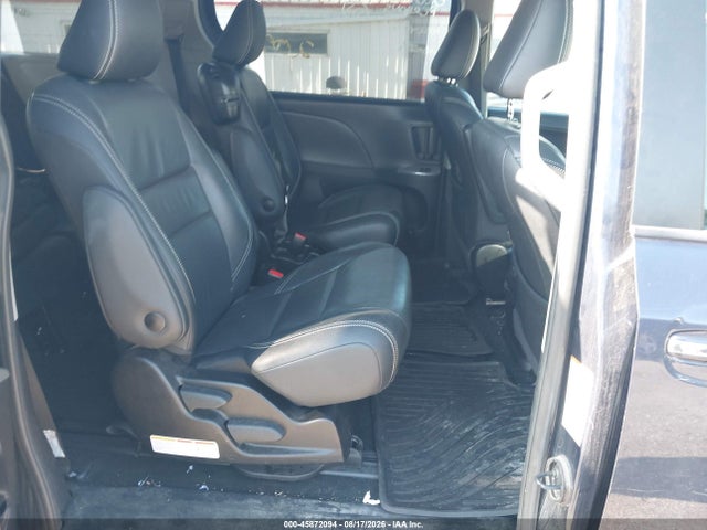 5TDXZ3DC2JS906630 Toyota Sienna Se Premium 8 Passenger