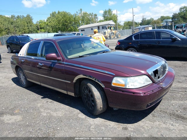Продажа на аукционе авто 2007 Lincoln Town Car Signature Limited, vin: 1LNHM82V27Y601934, номер лота: 45872173