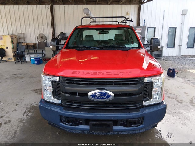 45872321 :رقم المزاد ، 1FDBF2A68JEC69482 vin ، 2018 Ford F-250 Xl مزاد بيع
