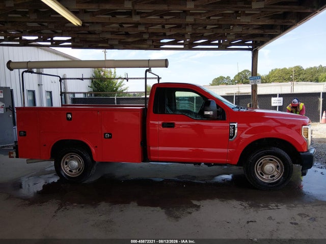 45872321 :رقم المزاد ، 1FDBF2A68JEC69482 vin ، 2018 Ford F-250 Xl مزاد بيع