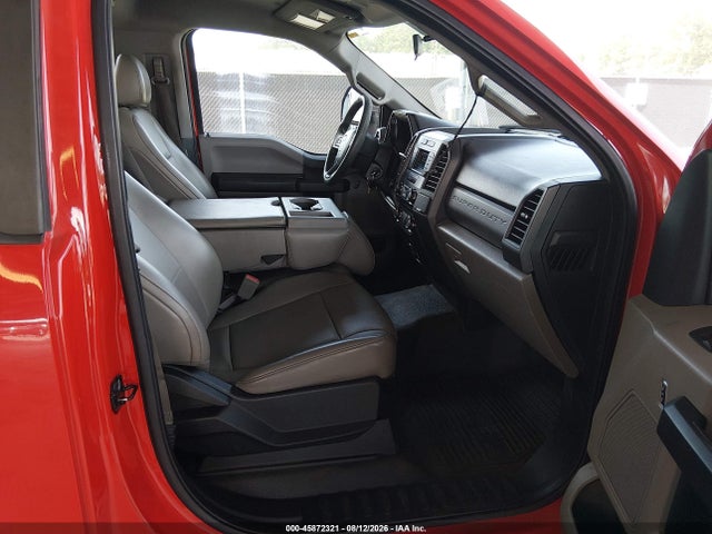 45872321 :رقم المزاد ، 1FDBF2A68JEC69482 vin ، 2018 Ford F-250 Xl مزاد بيع