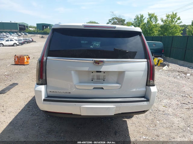 45872390 :رقم المزاد ، 1GYS4HKJ2JR142536 vin ، 2018 Cadillac Escalade Esv Luxury مزاد بيع