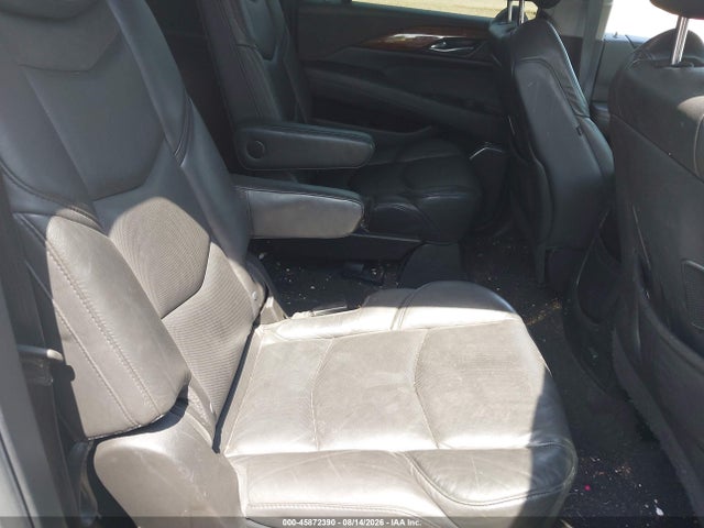 45872390 :رقم المزاد ، 1GYS4HKJ2JR142536 vin ، 2018 Cadillac Escalade Esv Luxury مزاد بيع