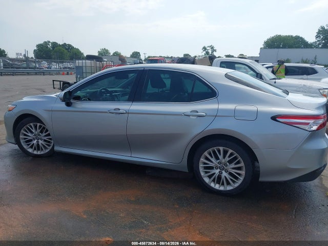 Продажа на аукционе авто 2018 Toyota Camry Xle, vin: 4T1B11HK6JU008210, номер лота: 45872634