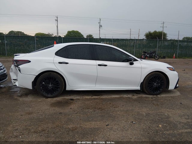 4T1G11BK2NU060695 Toyota Camry Se Nightshade Special Awd