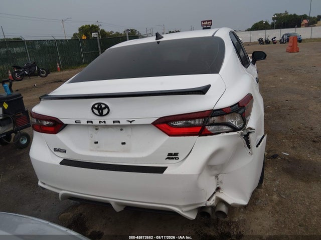 4T1G11BK2NU060695 Toyota Camry Se Nightshade Special Awd
