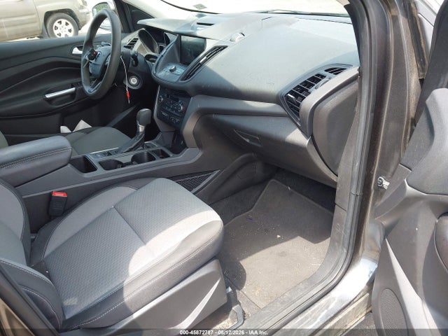45872787 :رقم المزاد ، 1FMCU9GD6HUD32765 vin ، 2017 Ford Escape Se مزاد بيع