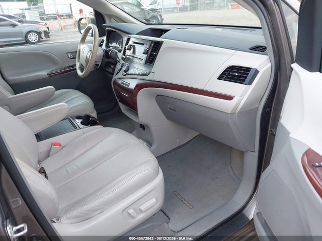 5TDYK3DC2ES438090 Toyota Sienna Xle V6 8 Passenger