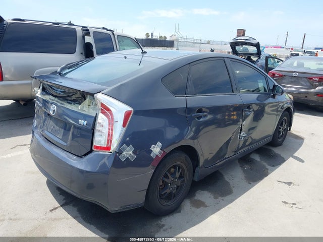 Toyota Prius Two 2014 JTDKN3DU8E0371181 Image 4