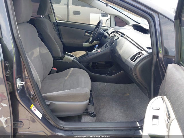 Toyota Prius Two 2014 JTDKN3DU8E0371181 Image 5