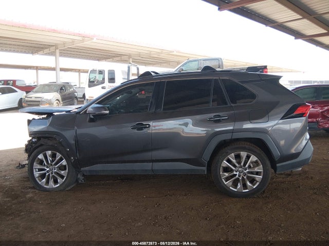 2021 Toyota Rav4 Xle Premium მანქანა იყიდება აუქციონზე, vin: 2T3C1RFV8MC160423, აუქციონის ნომერი: 45872873