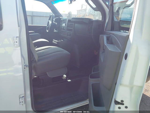 1GAZGNFG2K1354807 Chevrolet Express 3500 Ls