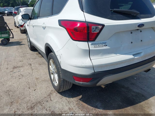 45872997 :رقم المزاد ، 1FMCU0GD0KUA03062 vin ، 2019 Ford Escape Se مزاد بيع
