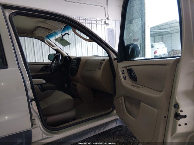 Auction sale of the 2004 Ford Escape Xls, vin: 1FMCU92194KB25337, lot number: 45873001