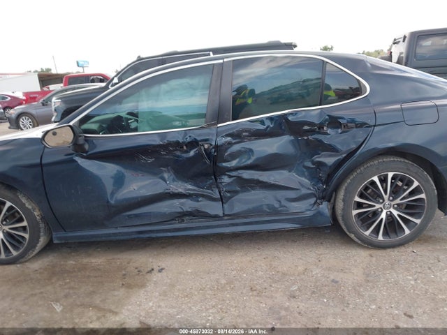 Продажа на аукционе авто 2018 Toyota Camry Se, vin: 4T1B11HK0JU663009, номер лота: 45873032