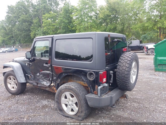 45873038 :رقم المزاد ، 1J4BA6D17BL527038 vin ، 2011 Jeep Wrangler Rubicon مزاد بيع