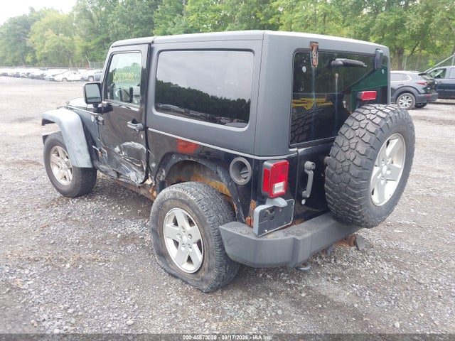 45873038 :رقم المزاد ، 1J4BA6D17BL527038 vin ، 2011 Jeep Wrangler Rubicon مزاد بيع