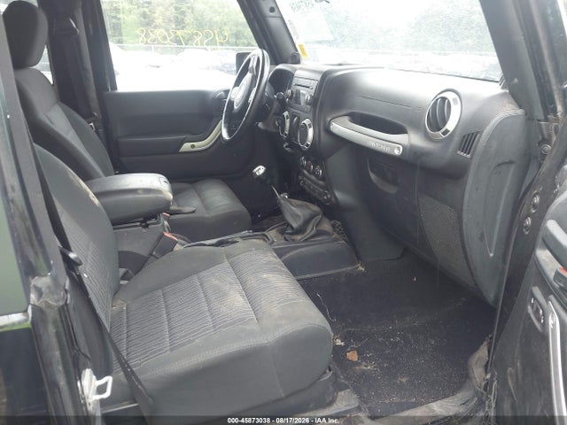 45873038 :رقم المزاد ، 1J4BA6D17BL527038 vin ، 2011 Jeep Wrangler Rubicon مزاد بيع
