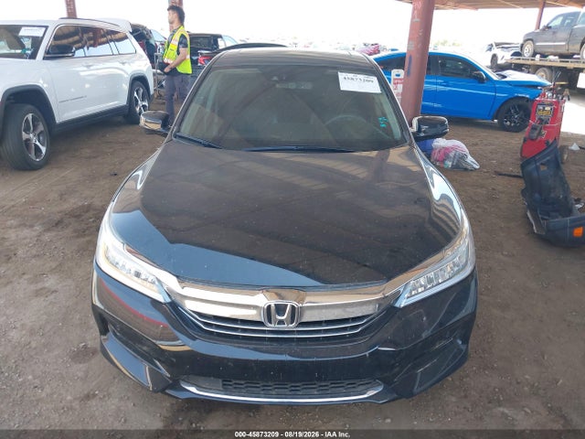 JHMCR6F7XHC005709 Honda Accord Hybrid Touring